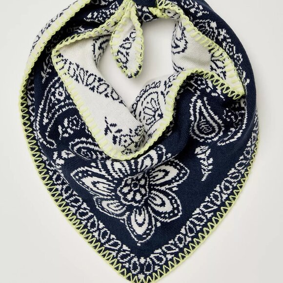 Carmen Knitted Triangle Bandana - Picture 3 of 4